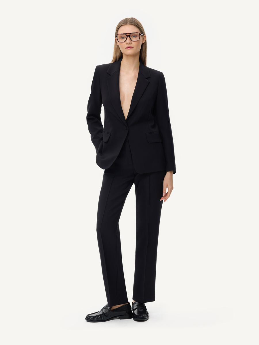 Classic one-button suit – black