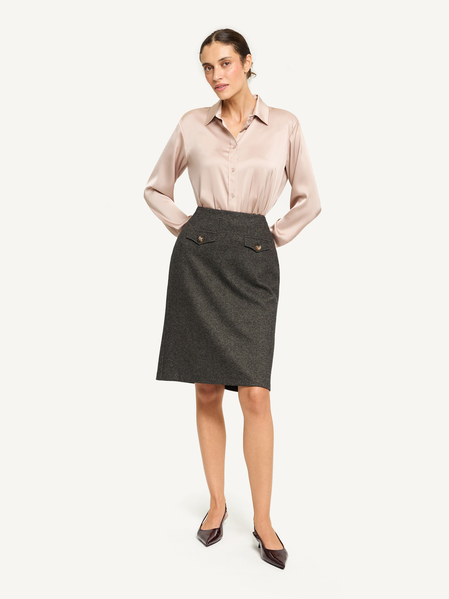 Spódnica ołówkowa z ozdobnymi patkami