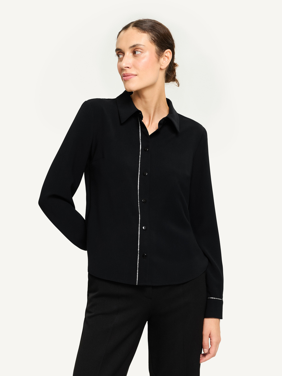 Bluzka koszulowa z ozdobną taśmą – czarna