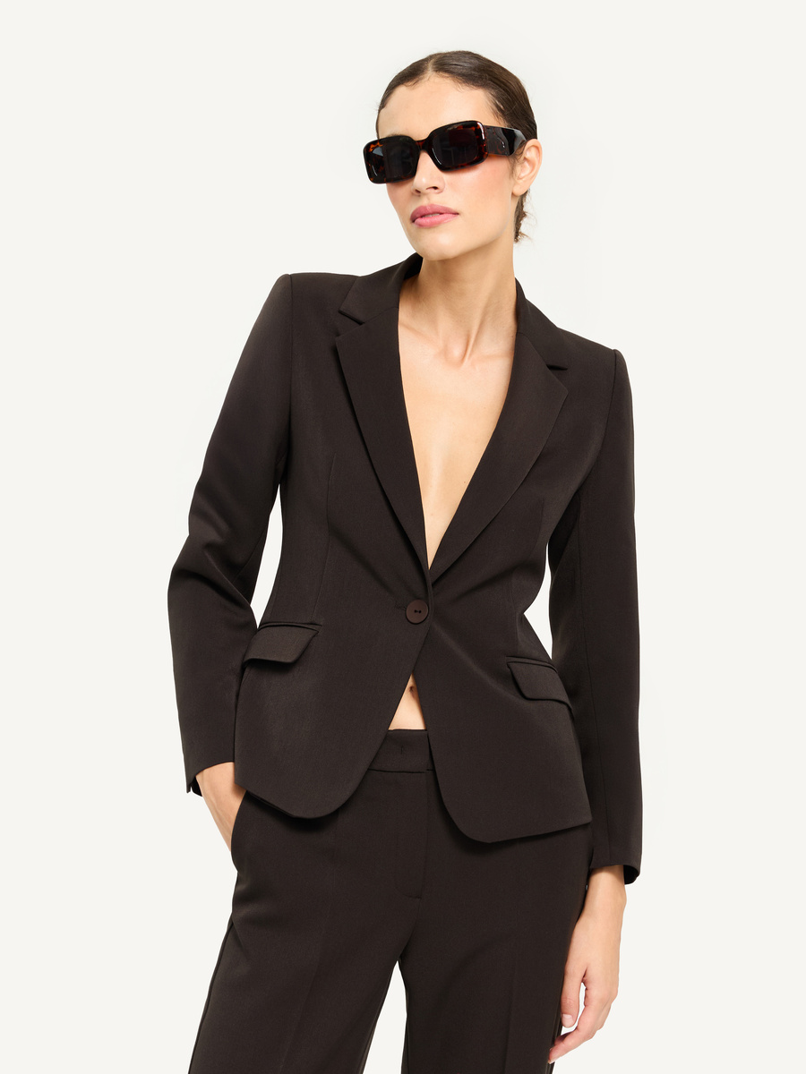 Brązowa marynarka z dekoltem