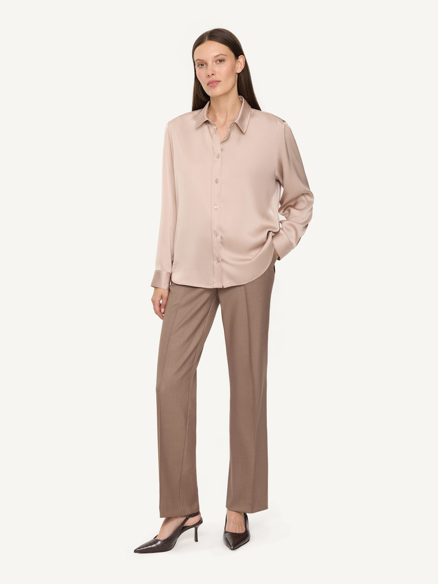 Beżowa satynowa bluzka z kołnierzykiem i guzikami