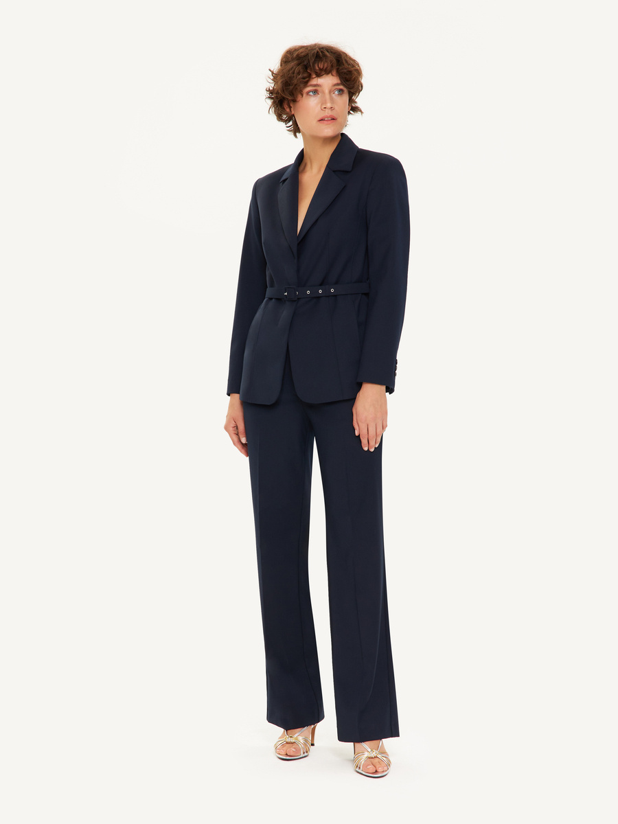 Dopasowany garnitur z wełną